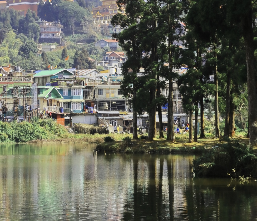 Darjeeling to Mirik: Full-day excursion, 45 km in 2 hours (9 AM - 2:30 PM).