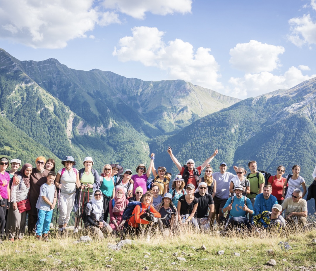 Hike from Thansing (12,930 ft) to Lamuney (13,700 ft) in approximately 2 hours.